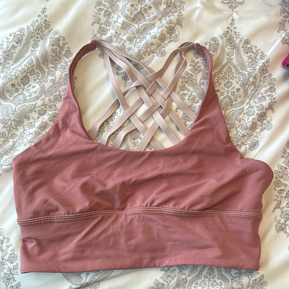 Lululemon free to be moved bra size 6